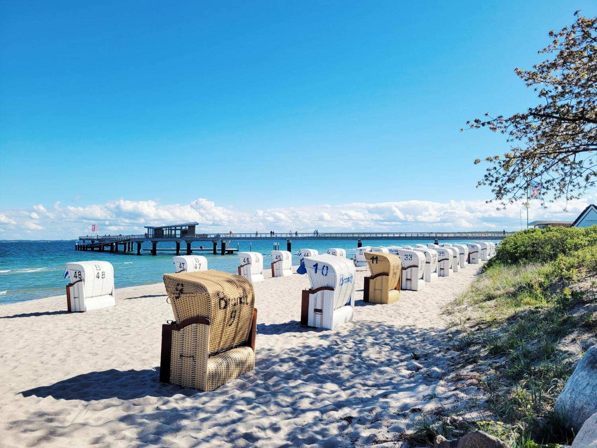 Strandnahe Ferienwohnung - Sehr Modern Und Hochwertig Eingerichtet, Inklusive Parkplatz, Gartenzugang Und Fahrradunterstellmoeglichkeit Шарбойц Екстер'єр фото